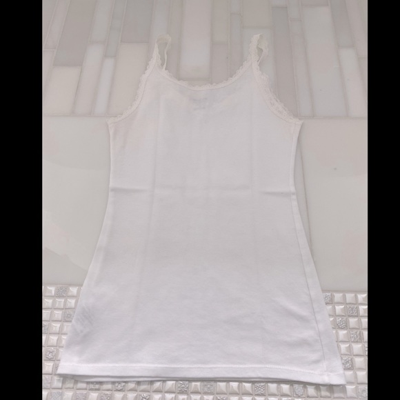 Floral Neckline Tank - Picture 2 of 2